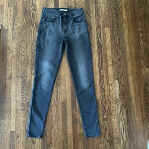 Women’s Levi’s 721 High Rise Skinny Jeans size 28 x 32
